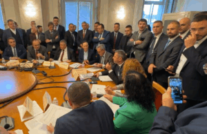 Опит бюджетът да мине „на крак“ взриви нов скандал в парламента