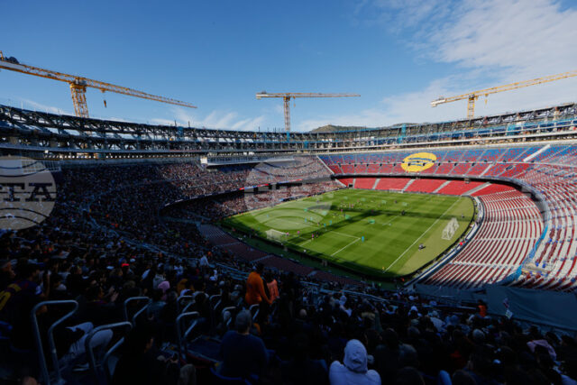 Отборът на Барселона направи открита тренировка на "Камп Ноу" пред Отборът на Барселона направи открита тренировка на "Камп Ноу" пред 22 хиляди фенове