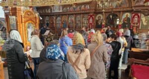 Отец Иван припомни Евангелието от Лука и призова за въвеждане на вероучение в училищата в проповедта си в шуменския храм „Св. Три Светители“