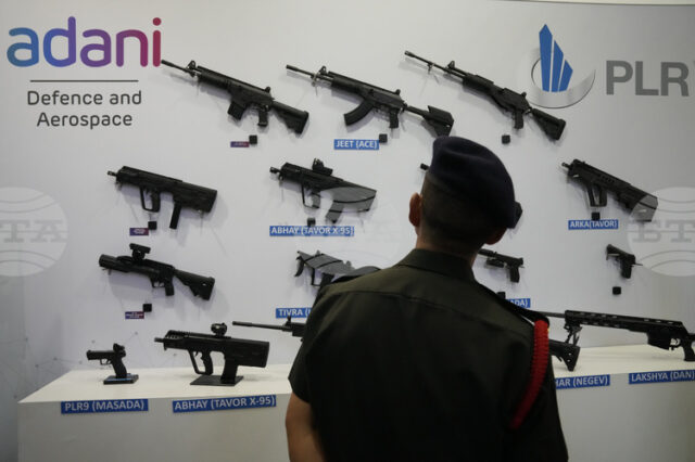 ПТИ: Индия и Германия обсъдиха възможностите за съвместно разработване и ПТИ: Индия и Германия обсъдиха възможностите за съвместно разработване и производство на отбранително оборудване