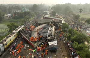 ПТИ: Четирима са загинали при сблъсък на пътнически влак с товарен влак в Индия