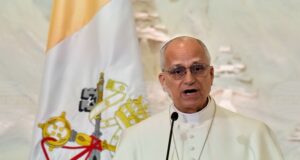 Папата призова ливанците да си останат в страната