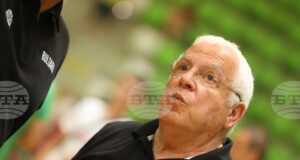 Пини Гершон с обръщение към подрастващите и техните родители ден преди националния баскетболен камп в Ботеград