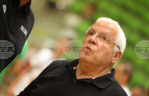 Пини Гершон с обръщение към подрастващите и техните родители ден преди националния баскетболен камп в Ботеград