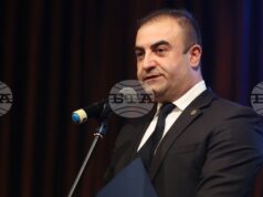 По случай Деня на народните будители
                                                                                                Всички вие тук, в Бесарабия, сте будители – съхранили сте българския дух през вековете, каза зам.-министърът на културата на България Ашот Казарян