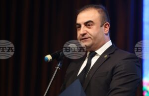 По случай Деня на народните будители
                                                                                                Всички вие тук, в Бесарабия, сте будители – съхранили сте българския дух през вековете, каза зам.-министърът на културата на България Ашот Казарян