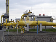 Полша преговаря за внос на повече втечнен природен газ от САЩ за доставки в Украйна и Словакия