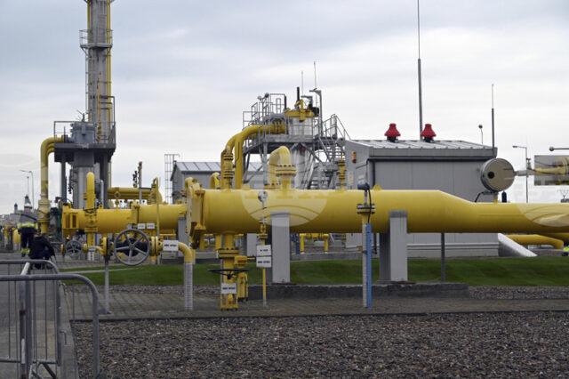 Полша преговаря за внос на повече втечнен природен газ от САЩ за доставки в Украйна и Словакия