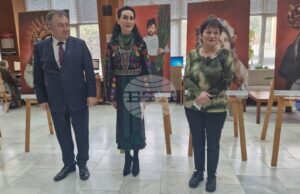 Посланикът на Украйна в България, кметът на Шумен и директорът на РБ "Стилиян Чилингиров" откриха изложбата „Украински носии и традиции“