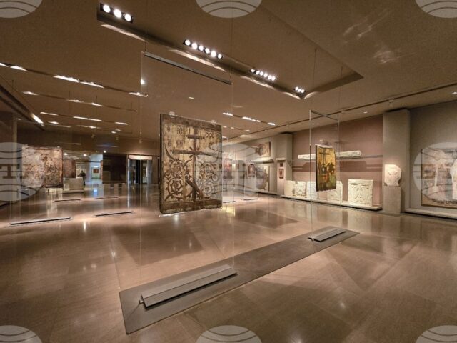 Посолството на България в Гърция представя изложбата „Атон в рисунки и фотографии“ в Атина