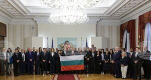 Президентът Румен Радев ще връчи националното знаме на 34-тата българска полярна експедиция