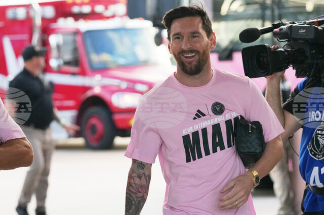 Президентът на Барселона Жоан Лапорта: Лионел Меси заслужава собствена статуя Президентът на Барселона Жоан Лапорта: Лионел Меси заслужава собствена статуя на реновирания стадион „Камп Ноу“