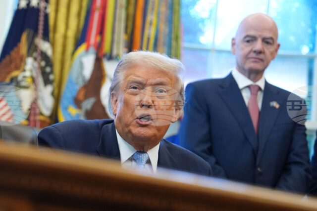 Президентът на САЩ стартира процедура за ускорено издаване на визи Президентът на САЩ стартира процедура за ускорено издаване на визи за притежатели на билети за Световното първенство по футбол