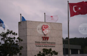 Президентът на Турската федерация по футбол Ибрахим Хаджиосманоглу: „Вижте залаганията и хазарта, парите изтичат оттук“