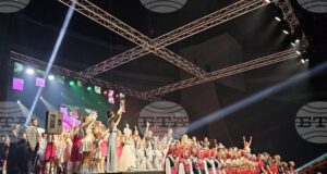 Прекланям се пред таланта на децата, техните ръководители и родители, каза на концерт-спектакъла си "Гиздава" в Русе Десислава Добрева