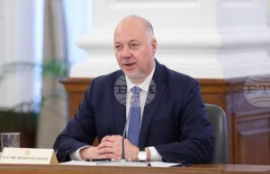 Премиерът Желязков и министри от кабинета заминават за Рим за Обиколката на Италия, на която България е съорганизатор Премиерът Росен Желязков и министри от кабинета заминават за Рим за представянето на Обиколката на Италия, на която България е съорганизатор