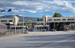 Преминаването на тежкотоварни автомобили през ГКПП "Връшка чука" все още не е възстановено