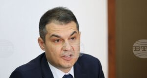 Природните дадености, култура и история на България трябва да бъдат представяни пред света с общи усилия, каза зам.-министърът на туризма Павлин Петров