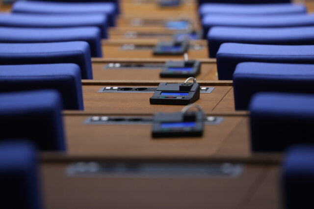 Проектобюджетите на ДОО и на НЗОК за 2026 г. влизат Народно събрание