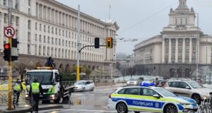 Протест на симпатизанти на "Величие" затруднява движението в центъра на София