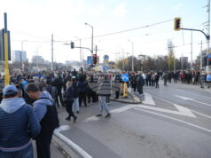Протестът при столичния мост "Чавдар" заради зоните за паркиране в София приключи, движението е възстановено