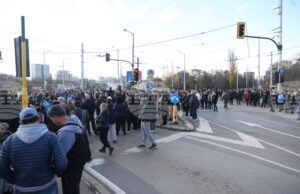 Протестът при столичния мост "Чавдар" заради зоните за паркиране в София приключи, движението е възстановено