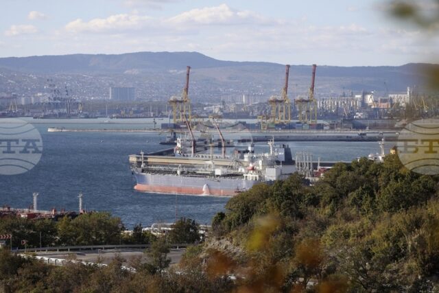 Ройтерс: Износът на петрол от руското пристанище Новоросийск бе възобновен Ройтерс: Износът на петрол от руското пристанище Новоросийск бе възобновен два дни след украинска атака