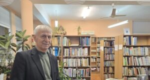 Румен Стоичков представи книгата си „Скокът на вълците“ в Панагюрище