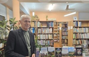 Румен Стоичков представи книгата си „Скокът на вълците“ в Панагюрище