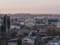 Русия продължава да напредва в ключовия град Покровск в Източна Украйна според източници на информация с открит достъп