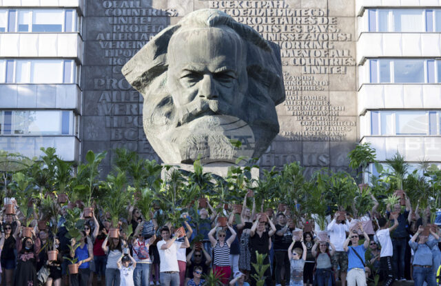 С парад и рейв парти на открито Кемниц приключва годината си на Европейска столица на културата