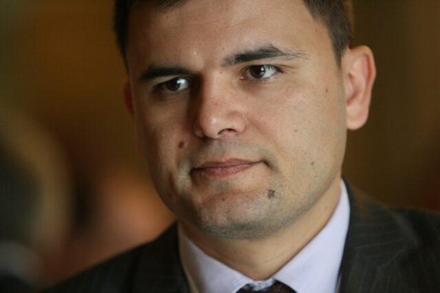 С проекта на бюджет правителството се опитва да заобиколи реалността Лъчезар Богданов