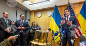 Американският държавен секретар Марко Рубио говори пред журналисти след разговорите в Женева - 23.11.2025 г.