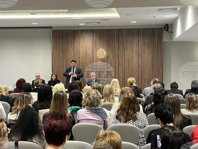 Само чрез модерна Агенция за социално подпомагане ще изградим по-справедлива Само чрез модерна Агенция за социално подпомагане ще изградим по-справедлива България, заяви Атанас Зафиров в приветствие към служителите на АСП