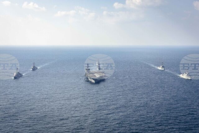 Северна Корея заплаши с "по-настъпателни действия" в отговор на пристигането на американски самолетоносач в Южна Корея