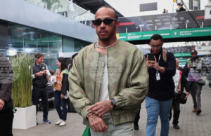 Седемкратният световен шампион във Формула 1 Люис Хамилтън: „Когато се събудя, мисля за пилотиране, когато си лягам, мисля за това и докато спя – също“ Седемкратният световен шампион във Формула 1 Люис Хамилтън: „Когато се събудя, мисля за пилотиране, когато си лягам, мисля за това и докато спя - също“