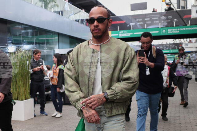 Седемкратният световен шампион във Формула 1 Люис Хамилтън: „Когато се Седемкратният световен шампион във Формула 1 Люис Хамилтън: „Когато се събудя, мисля за пилотиране, когато си лягам, мисля за това и докато спя - също“