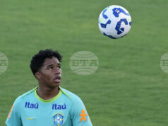 Селекционерът на националния тим по футбол на Бразилия Карло Анчелоти е посъветвал Ендрик да прецени кое е най-доброто за него