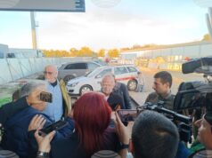 След прекратеното футболно дерби между Локомотив и Ботев
                                                                                                "Локомотив го отнесе заради един симулант", заяви собственикът на клуба Христо Крушарски след прекратения мач с Ботев