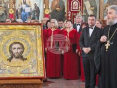 Смесеният хор "Проф. Венета Вичева" изнесе концерт "Православни песнопения" в храма "Св. Три Светители" в Шумен