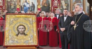 Смесеният хор "Проф. Венета Вичева" изнесе концерт "Православни песнопения" в храма "Св. Три Светители" в Шумен