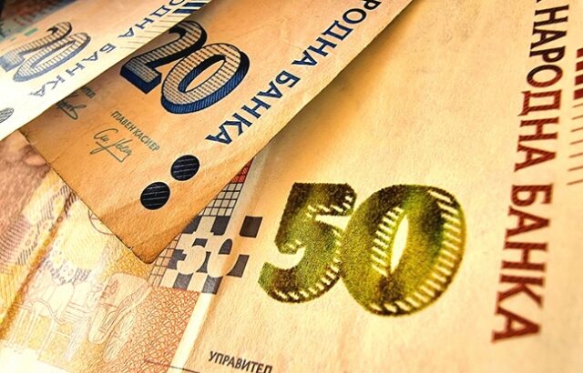 пари, левове, заплата