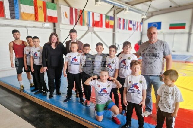 Станка Златева откри нова зала за борба във Ветрино