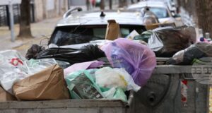 Столична община ще даде информация за временната организация на сметосъбирането в три района на София