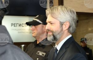 Събират се дарения за паричната гаранция на варненския кмет Благомир Коцев, съобщиха от „Продължаваме промяната“