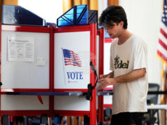 Тексас гласува за забрана хората без гражданство да участват във вот, а Мейн отхвърли предложение да се показват лични карти в избирателните секции Тексас гласува за забрана хората без гражданство да участват във вот, а Мейн отхвърли предложение да се показват лични карти в избирателните секции