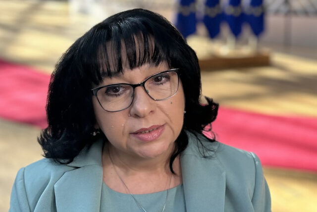 Теменужка Петкова защити бюджета: Разчитаме на ПВУ ОБНОВЕНА Теменужка Петкова: Членството на България в еврозоната от 1 януари 2026 г. остава ключов приоритет