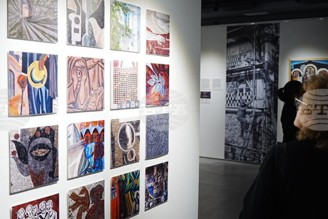 Това е изложба, която разказва история, каза кураторът Светлана Куюмджиева за експозицията, посветена на "великолепните" в Пловдив