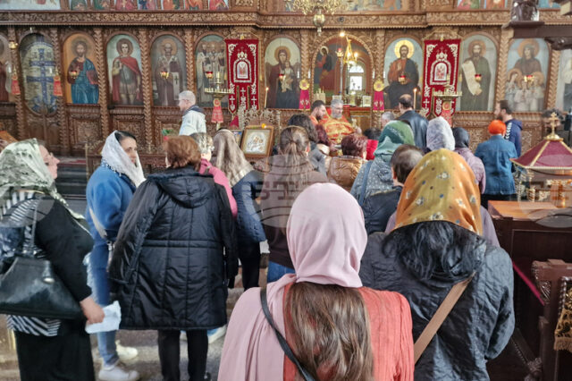 Този, който се е допрял до Иисус Христос с вяра, Този, който се е допрял до Иисус Христос с вяра, той е получил изцеление, каза в проповедта си в шуменския храм "Св. Три Светители" отец Красимир