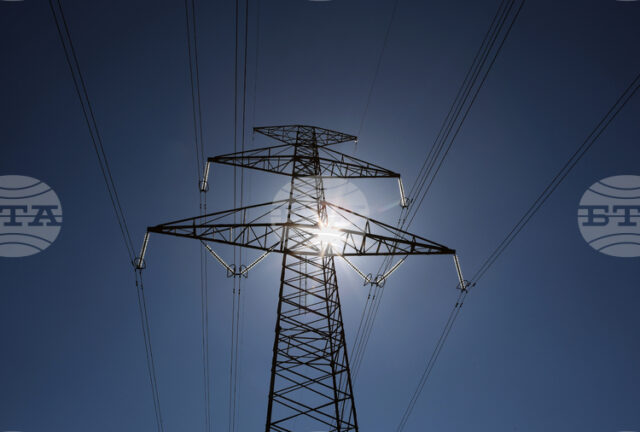 Токът за бизнеса поскъпва с 4 процента утре в сравнение с днес, сочат данните на БНЕБ